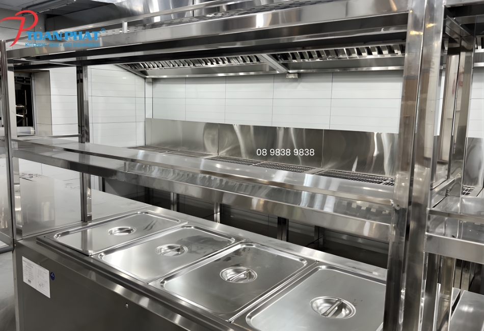 DỰ ÁN THI CÔNG HỆ THỐNG BẾP NƯỚNG – QUÁN NƯỚNG 78, QUẬN 3 6 Quầy hâm nóng kết hợp bàn inox 3 tầng