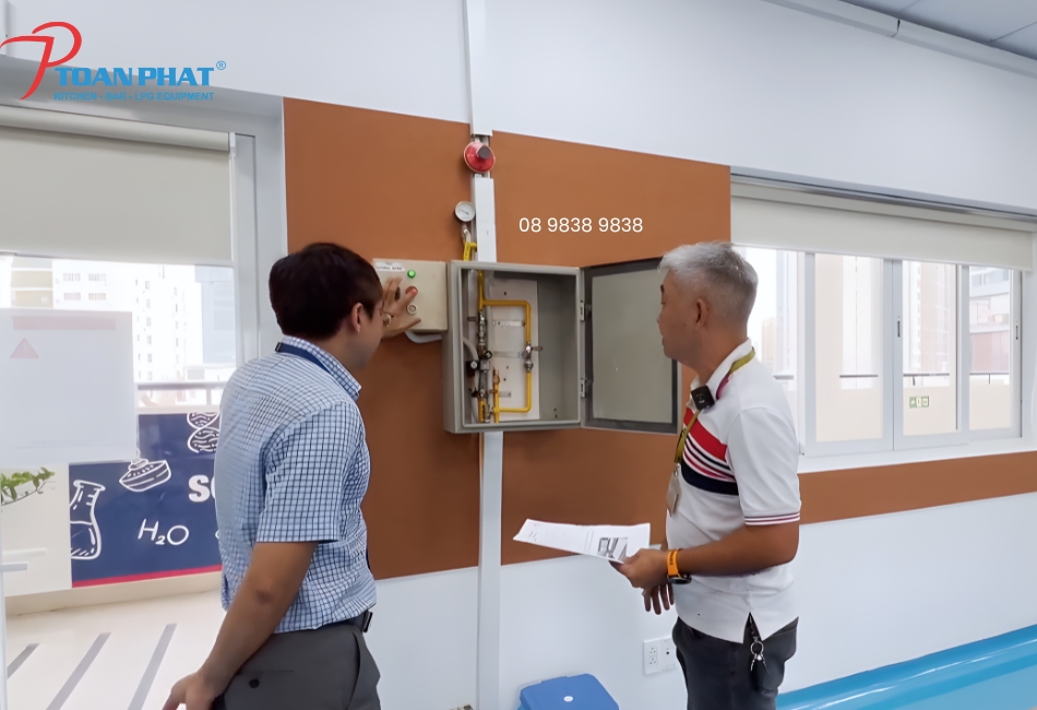 DỰ ÁN THI CÔNG HỆ THỐNG GAS TRƯỜNG QUỐC TẾ TP. HCM - HỌC VIỆN MỸ 4 Giải pháp thi công từ Toàn Phát