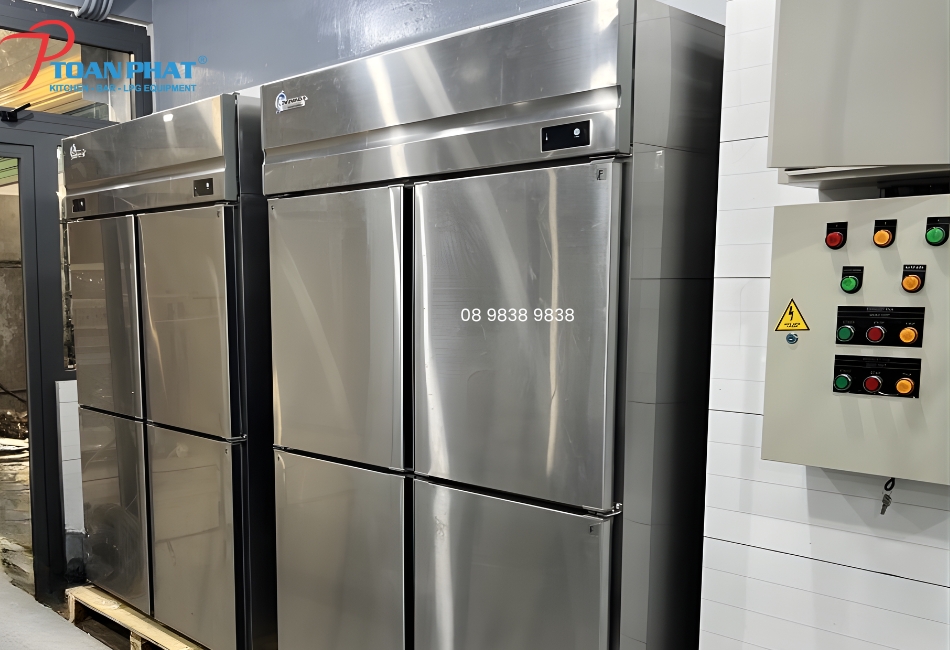 DỰ ÁN THI CÔNG HỆ THỐNG BẾP NƯỚNG – QUÁN NƯỚNG 78, QUẬN 3 4 Tủ đông 4 cánh OKINAGA