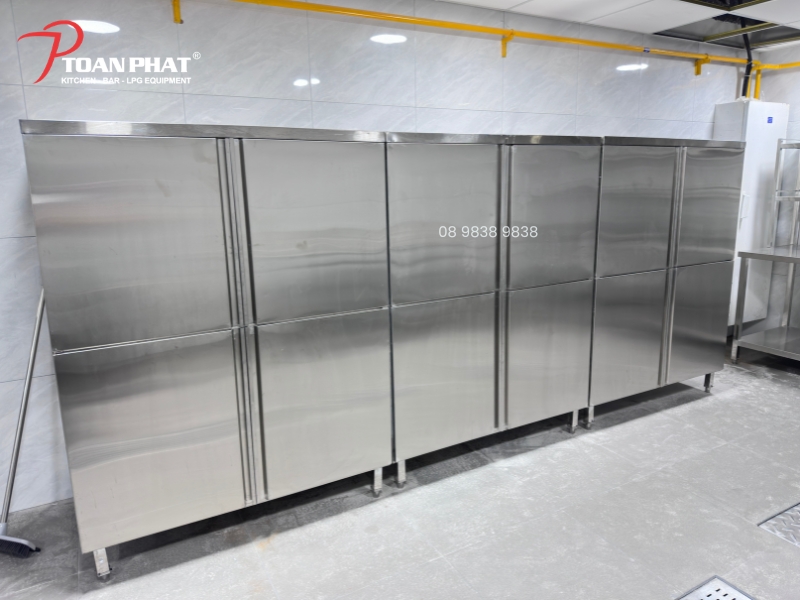 Hệ thống tủ inox Toàn Phát cung cấp cho dự án nhà hàng bánh và cafe D'Monter