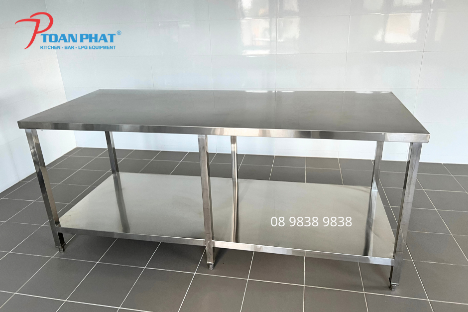 BÀN INOX 2 TẦNG ĐA DẠNG KÍCH THƯỚC 2 Bàn inox 2 tầng chắc chắn dùng sơ chế thực phẩm trong bếp công nghiệp
