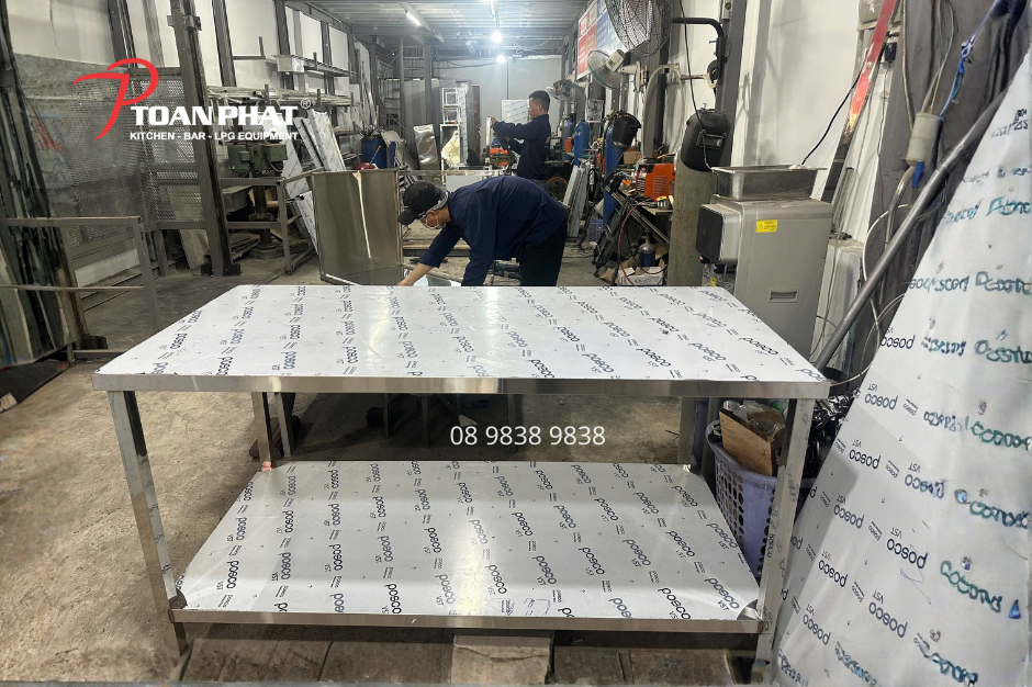 BÀN INOX 2 TẦNG ĐA DẠNG KÍCH THƯỚC 3 Bàn inox 2 tầng phẳng