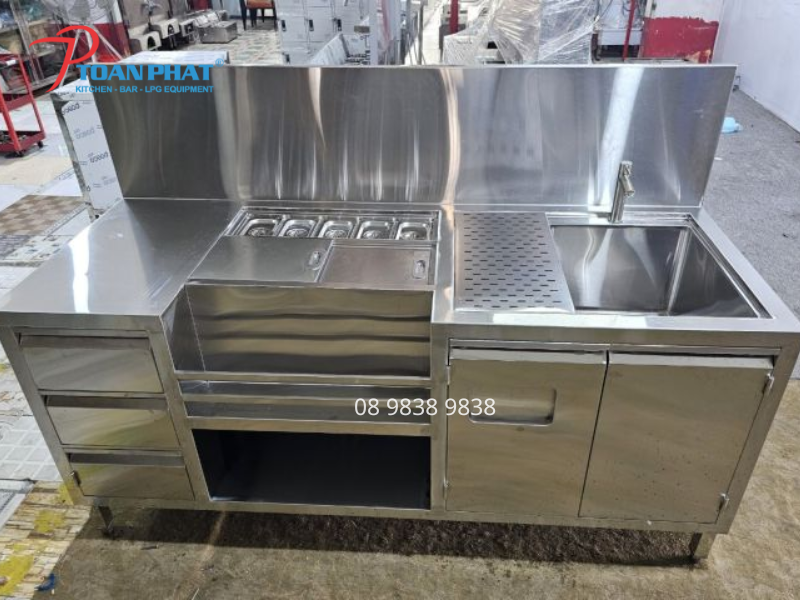 Mẫu quầy pha chế inox 1m8 có thành chắn Toàn Phát sản xuất