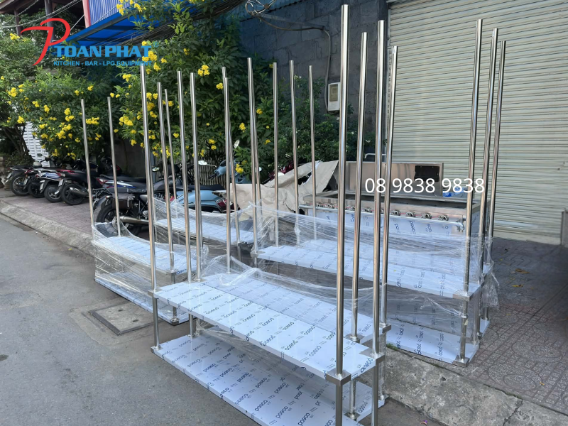 KỆ INOX 2 TẦNG CAO CẤP, ĐA DẠNG MẪU MÃ KÍCH THƯỚC | GIÁ TỐT 7 Kệ inox 2 tầng được sử dụng rộng rãi trong khu bếp