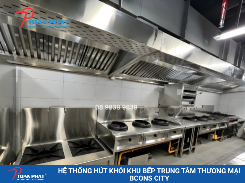 CHỤP HÚT KHÓI DẠNG VÁT 6 Chụp hút khói tại khu bếp trung tâm thương mại Bcons City