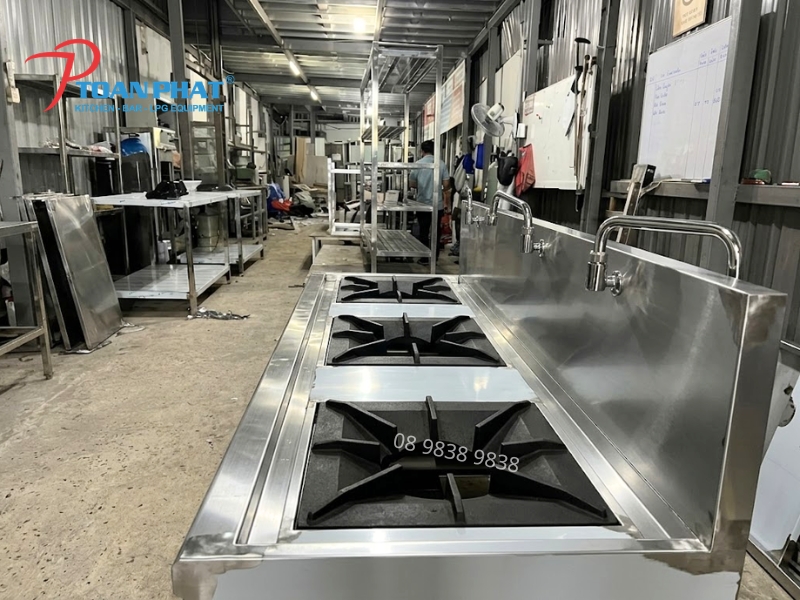 Bếp hầm ba họng dùng gas inox 304 bền bỉ chống gỉ sét