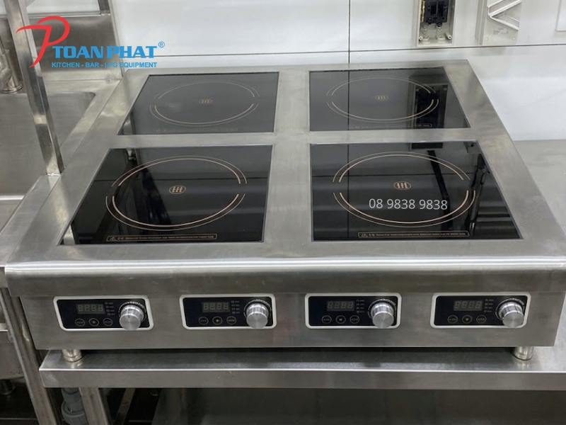 Bếp âu điện từ 4 họng để bàn trong dự án The Shed Sài Gon do Toàn Phát thi công