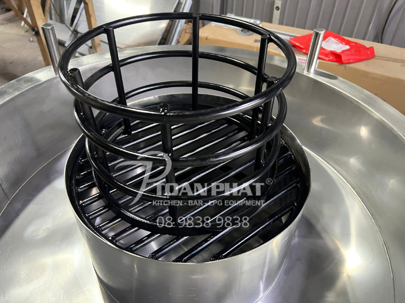BẾP NƯỚNG XOAY INOX 4 hiết kế dạng lồng giúp thoáng khí, than cháy đều hơn