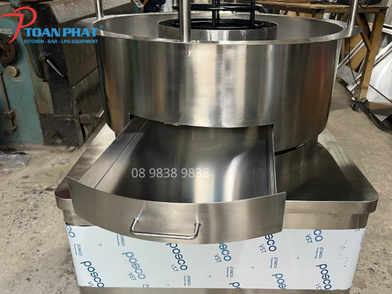 BẾP NƯỚNG XOAY INOX 6 Hệ thống vận hành bền bỉ, hỗ trợ di chuyển dễ dàng