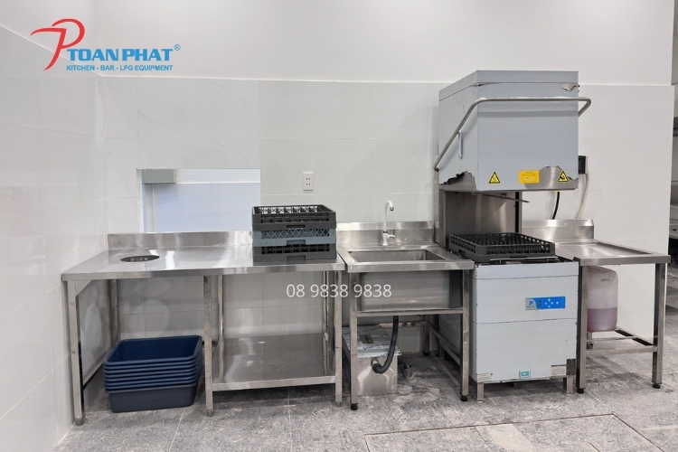 Tối ưu vận hành trong giờ cao điểm với máy rửa chén bát 