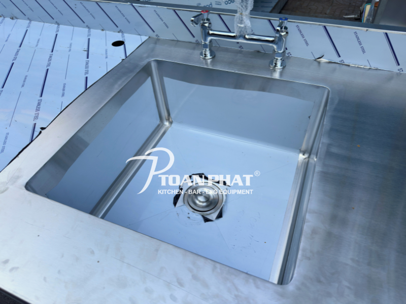 Hố rửa sâu hạn chế bắn nước