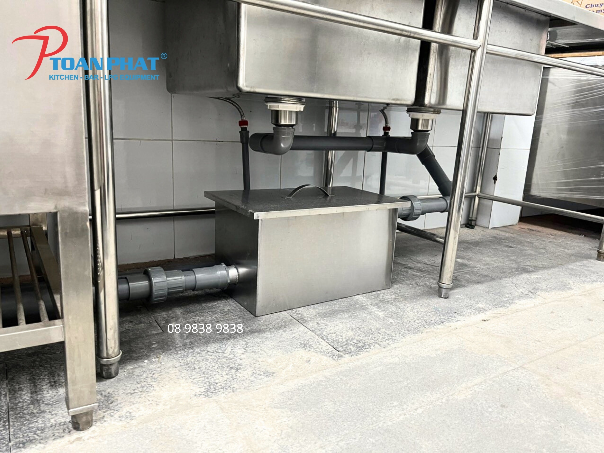 TOÀN PHÁT THIẾT KẾ - THI CÔNG BẾP TÀU DU LỊCH TRỌN GÓI 11 Bể lọc mỡ lọc mỡ giúp xử lý nước thải