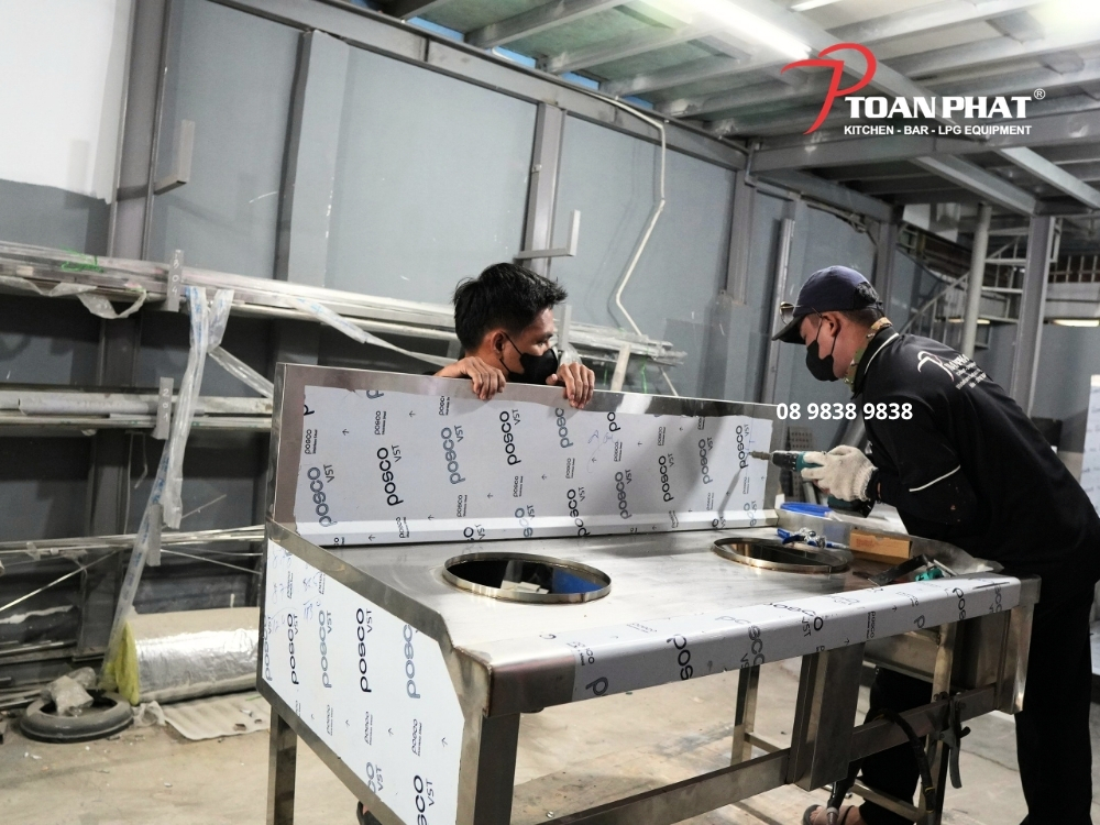 Sản xuất bếp á công nghiệp trực tiếp tại xưởng, không qua trung gian