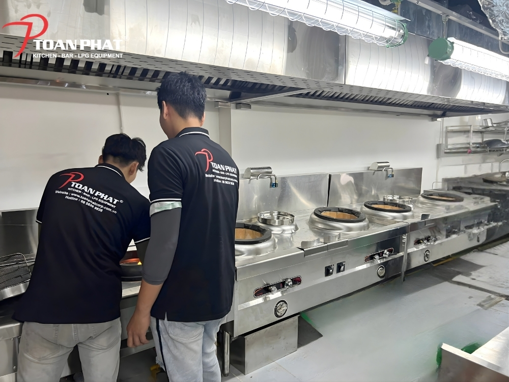 Toàn Phát nhận gia công bếp Á công nghiệp theo yêu cầu riêng của từng dự án