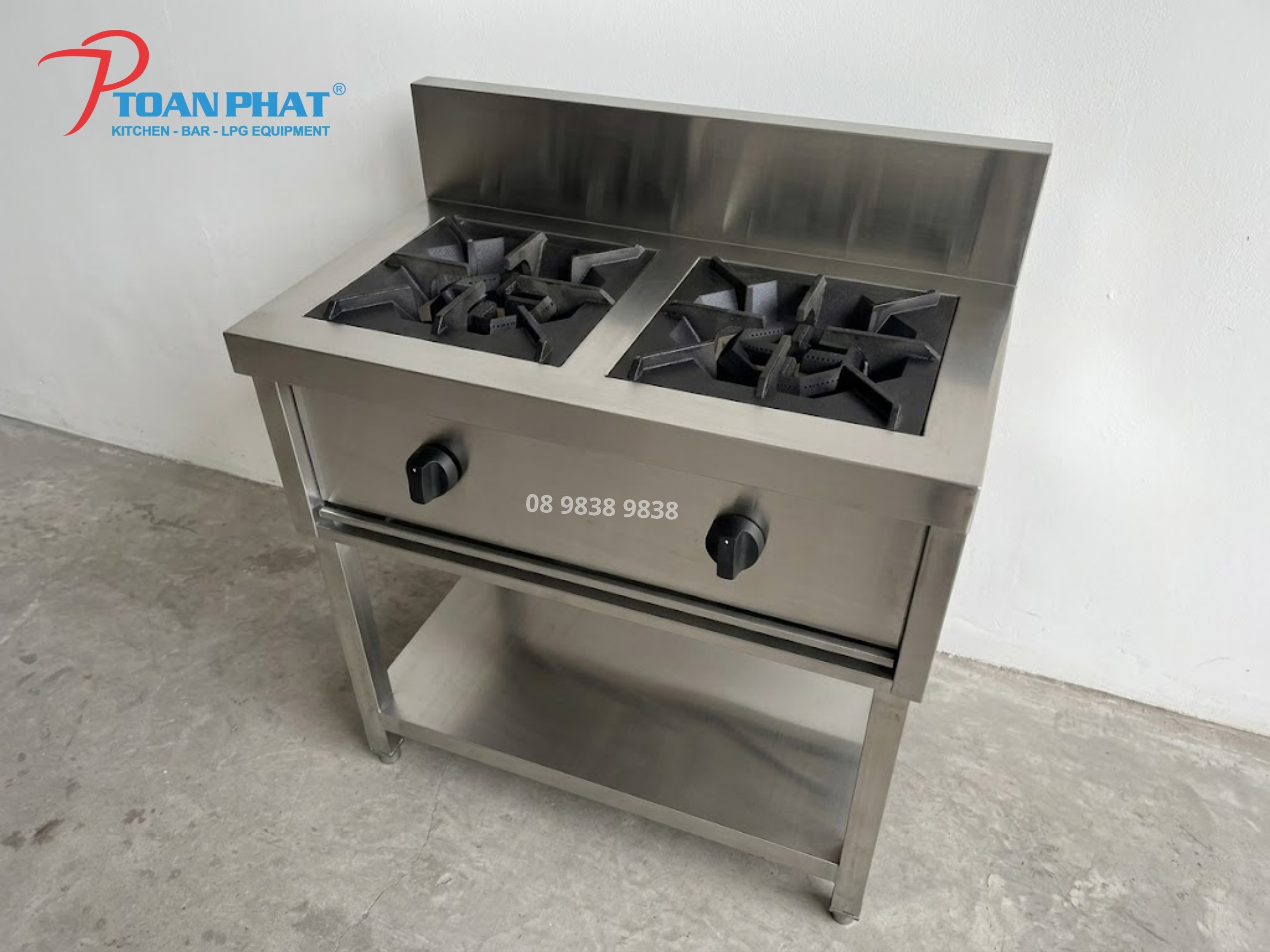 Bếp Âu 2 họng Toàn Phát vận hành ổn định trong giờ cao điểm