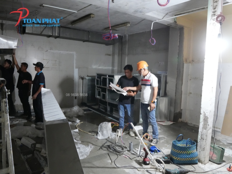 Thiết Kế Bếp Cho quán Cafe - Bánh: Quy Trình Setup & Thiết Bị Tối Ưu 13 Đội ngũ kĩ thuật khảo sát mặt bằng thực tế