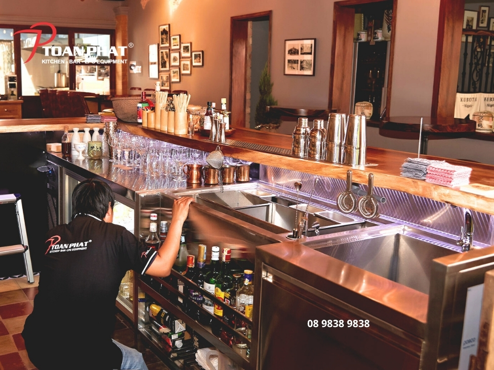 Toàn Phát thiết kế và sản xuất quầy bar, quầy pha chế inox theo yêu cầu tối ưu không gian