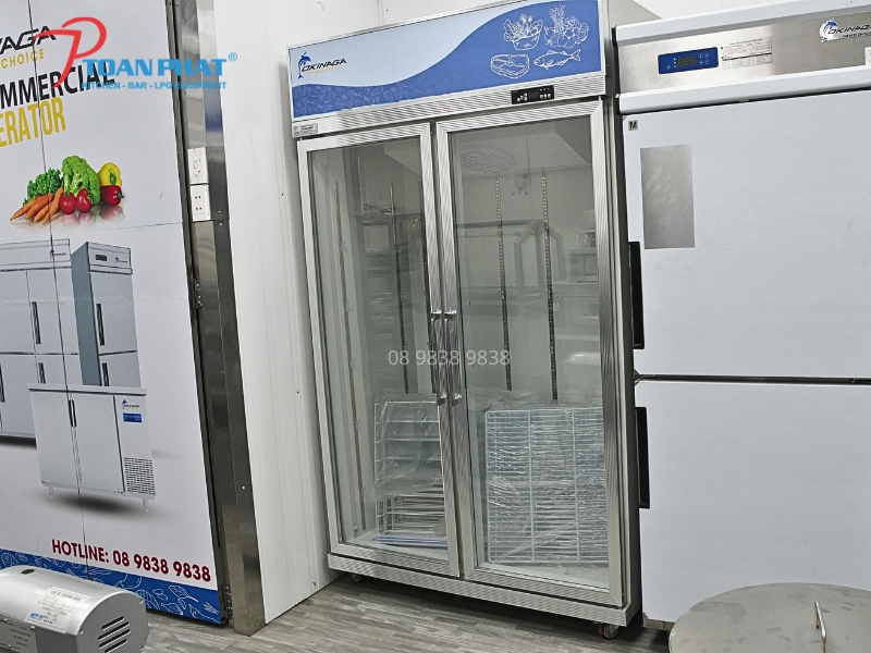 Thiết Kế Bếp Cho quán Cafe - Bánh: Quy Trình Setup & Thiết Bị Tối Ưu 5 Tủ mát bảo quản nguyên liệu bakery cafe