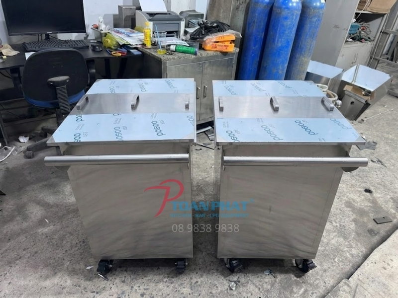 XE ĐẨY INOX THU GOM THỨC ĂN THỪA 9 Chọn kích thước xe phù hợp lối đi và khu vực vận hành
