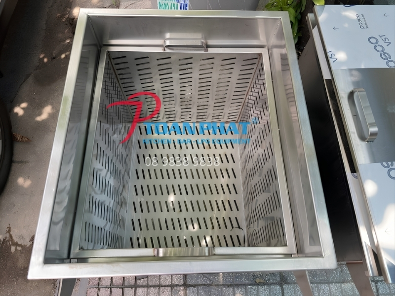 XE ĐẨY INOX THU GOM THỨC ĂN THỪA 4 Thiết kế giỏ lọc tháo rời thuận tiện vệ sinh sau sử dụng