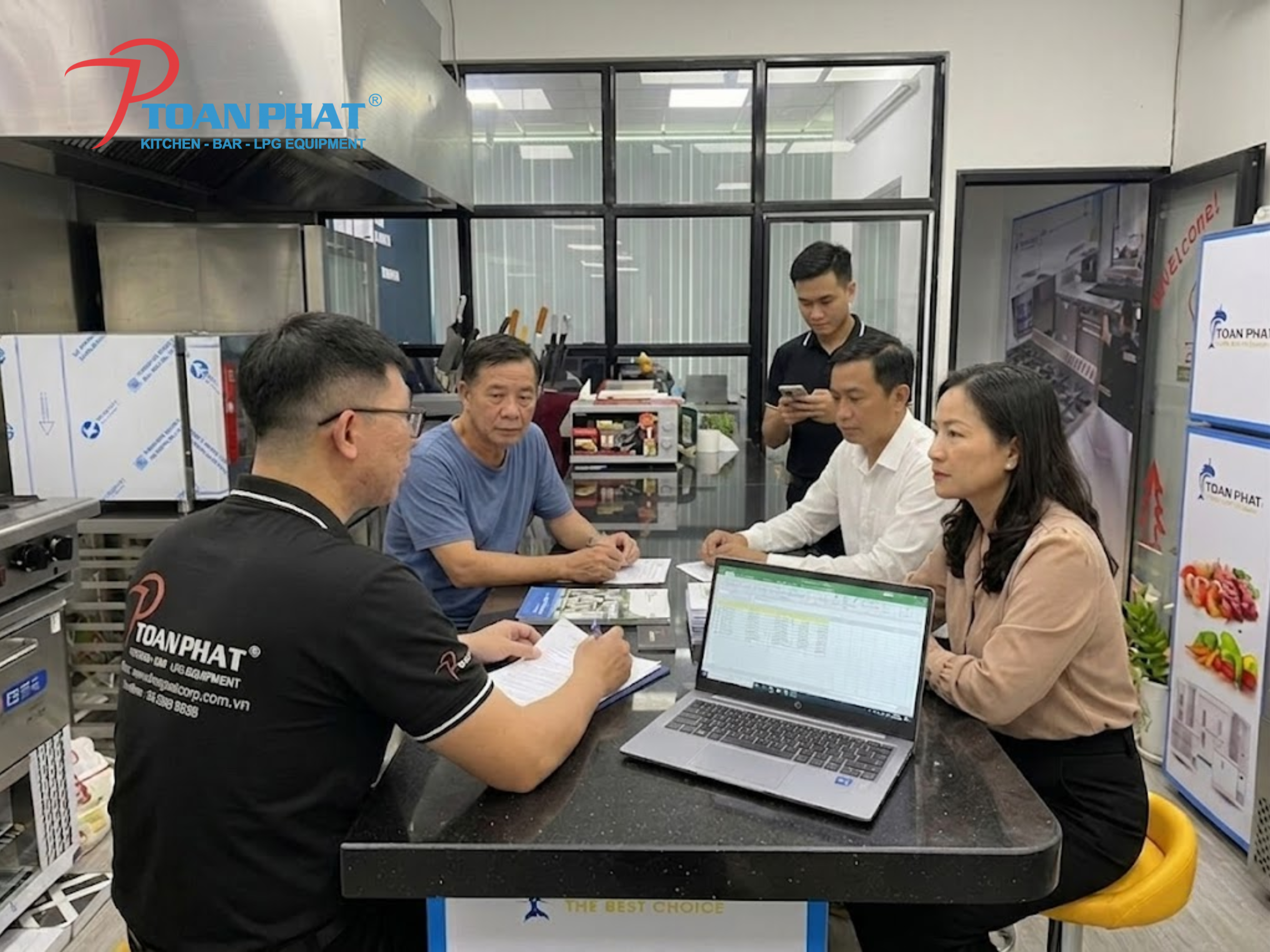 TOÀN PHÁT THIẾT KẾ THI CÔNG BẾP CÔNG NGHIỆP THÀNH PHỐ HỒ CHÍ MINH TRỌN GÓI 11 Tiếp nhận yêu cầu - Tư vấn giải pháp khách hàng