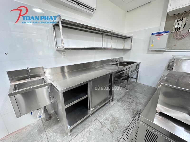 Khu cắt thịt được bố trí khoa học, đảm bảo vệ sinh thực phẩm