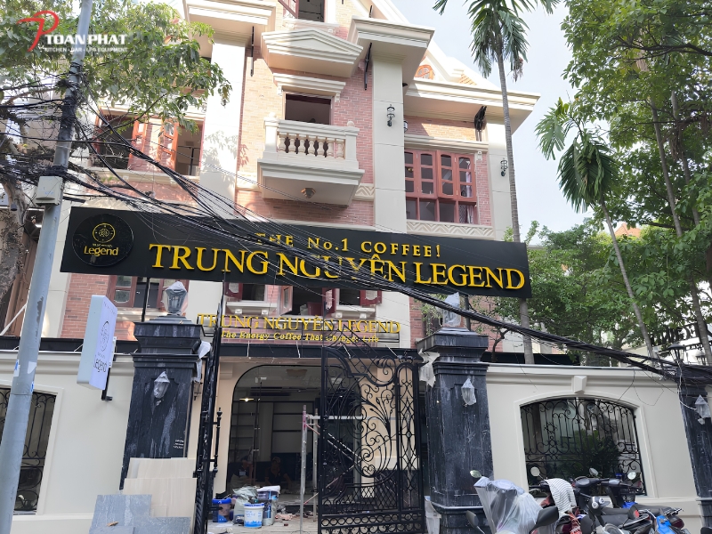 TOÀN PHÁT THI CÔNG HỆ THỐNG BẾP CÔNG NGHIỆP CHO TRUNG NGUYÊN LEGEND TÂN SƠN HÒA 2 Với vị trí thuận lợi, thiết kế hiện đại cùng định hướng vận hành chuyên nghiệp