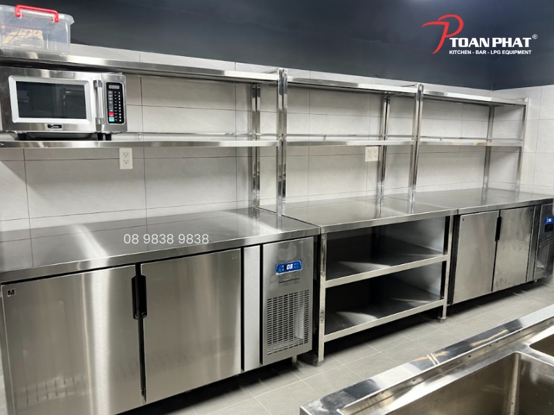 Thiết kế thi công bếp 200 suất ăn cho nhà hàng, quán ăn 5 Bàn mát Okinaga