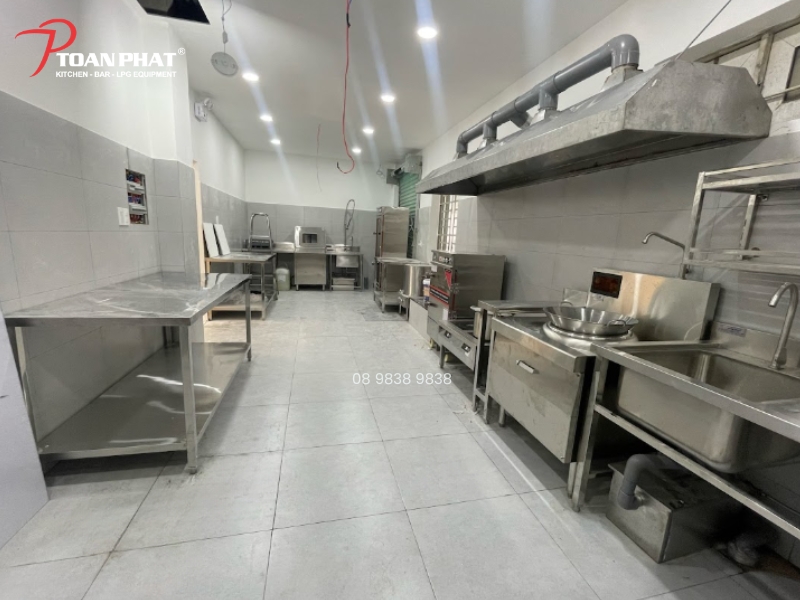 Thiết kế thi công bếp 200 suất ăn cho nhà hàng, quán ăn 3 Nguyên tắc thiết kế bếp 1 chiều cho quy mô 200 suất ăn