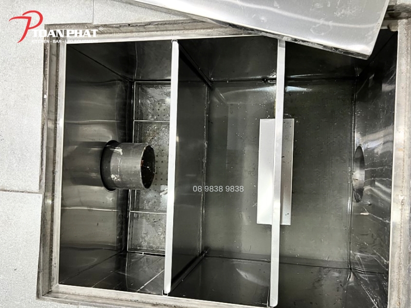 THI CÔNG BỂ TÁCH MỠ INOX CÔNG NGHIỆP TRỌN GÓI 3 Bể tách mỡ inox giúp hạn chế tắc nghẽn và bảo vệ đường ống thoát nước
