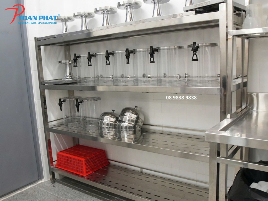 Kệ inox 4 tầng đục lỗ do Toàn Phát sản xuất