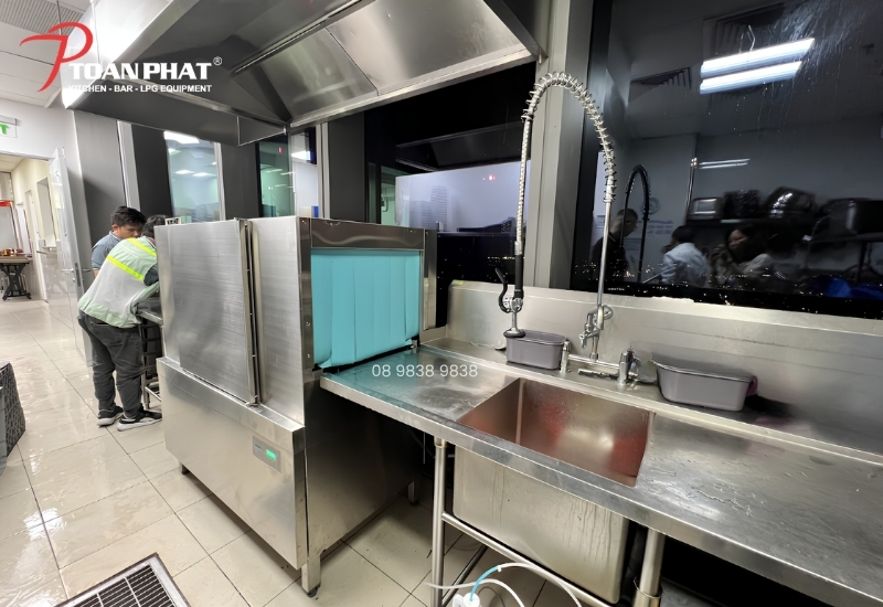 Một số lưu ý khi sử dụng máy rửa chén cho nhà hàng, quán ăn