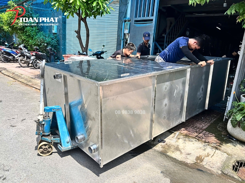 THI CÔNG BỂ TÁCH MỠ INOX CÔNG NGHIỆP TRỌN GÓI 8 Lắp đặt bể tách mỡ inox cho nhà hàng và bếp công nghiệp
