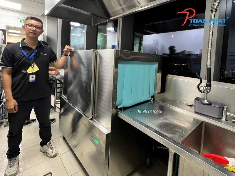 Máy rửa chén băng tải cho tiệc cưới, hội nghị, căn tin 2000 suất ăn 1 Máy rửa chén băng tải