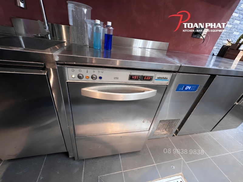 TOÀN PHÁT THIẾT KẾ & THI CÔNG BẾP NHÀ HÀNG ESTA SAIGON 11 Máy rửa ly Winterhalter U50 cho khu vực pha chế