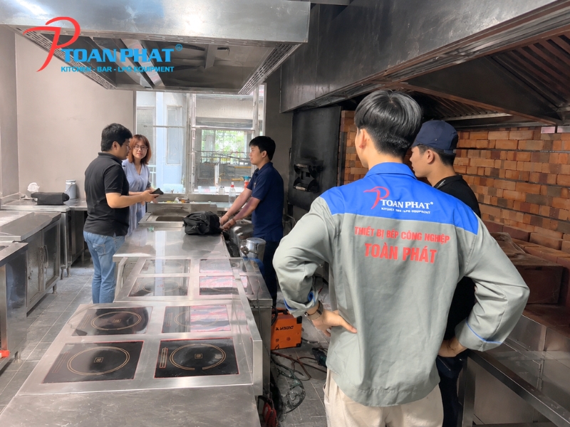 TOÀN PHÁT THIẾT KẾ & THI CÔNG BẾP NHÀ HÀNG ESTA SAIGON 17 Nghiệm thi và bàn giao khu bếp & khu pha chế nhà hàng Esta saigon