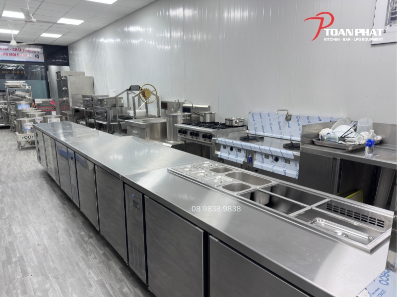 Showroom thiết bị bếp công nghiệp Toàn Phát 12 Bàn mát công nghiệp