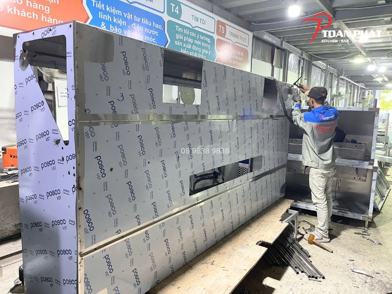 Thi công hệ thống hút khói cho bếp 2.000 suất ăn cần lưu ý những gì? 5 Đừng bỏ qua hệ thống cấp gió tươi