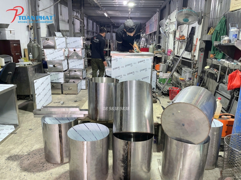 Xưởng inox trực tiếp giúp chủ động tiến độ sản xuất