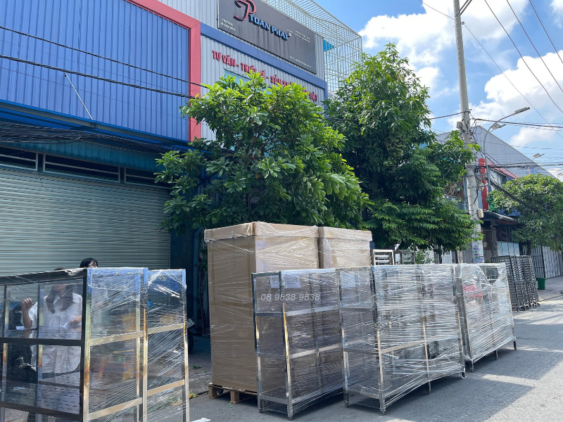 3 tuần thi công bếp công nghiệp - Từ hoàn thiện đến bàn giao 13 Thiết bị inox được hoàn thiện và kiểm tra trước khi vận chuyển đến công trình.