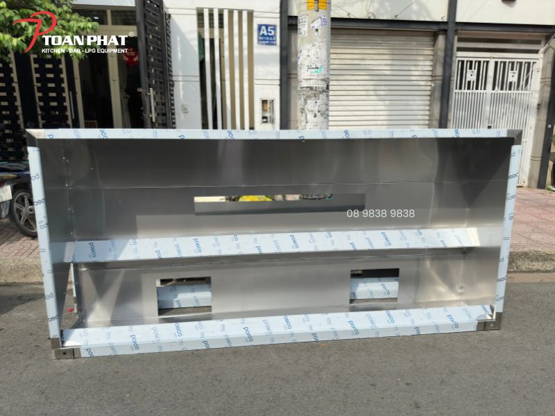 Thi công hệ thống hút khói cho bếp 2.000 suất ăn cần lưu ý những gì? 4 Chụp hút phải phù hợp với từng khu vực nấu