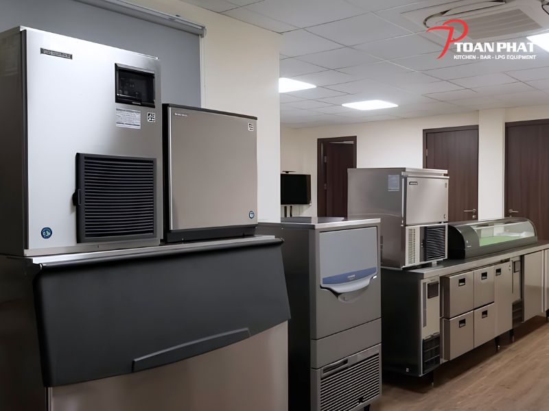 Máy làm đá viên là thiết bị quan trọng không thể thiếu trong nhiều lĩnh vực kinh doanh