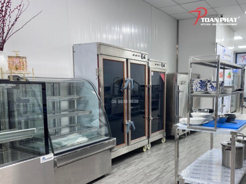 Showroom thiết bị bếp công nghiệp Toàn Phát 3 Dễ dàng so sánh nhiều dòng thiết bị