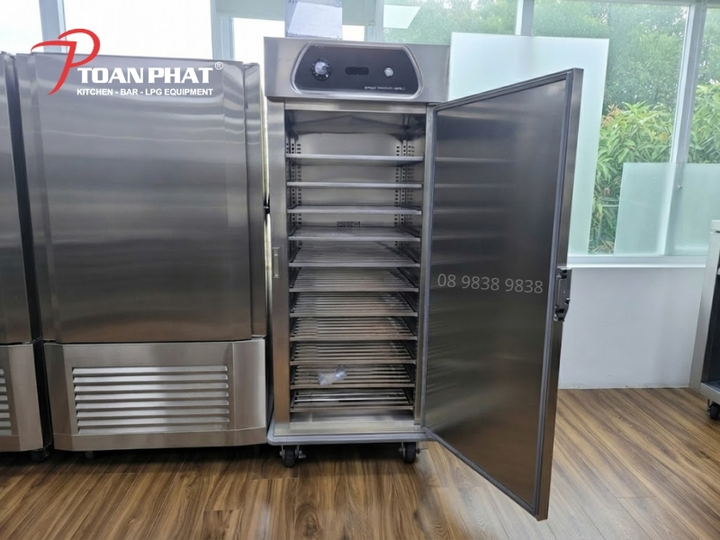 TỦ GIỮ NÓNG THỨC ĂN 11 KHAY 510L 3 Dung tích 510L với 11 khay đáp ứng nhu cầu phục vụ số lượng lớn.