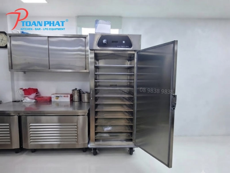 TỦ GIỮ NÓNG THỨC ĂN 11 KHAY 510L 4 Khả năng giữ nhiệt đồng đều giúp món ăn luôn đạt chất lượng.