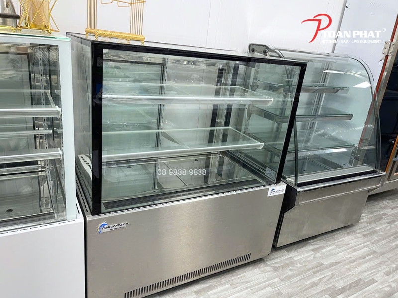 Showroom thiết bị bếp công nghiệp Toàn Phát 11 Tủ trưng bày bánh