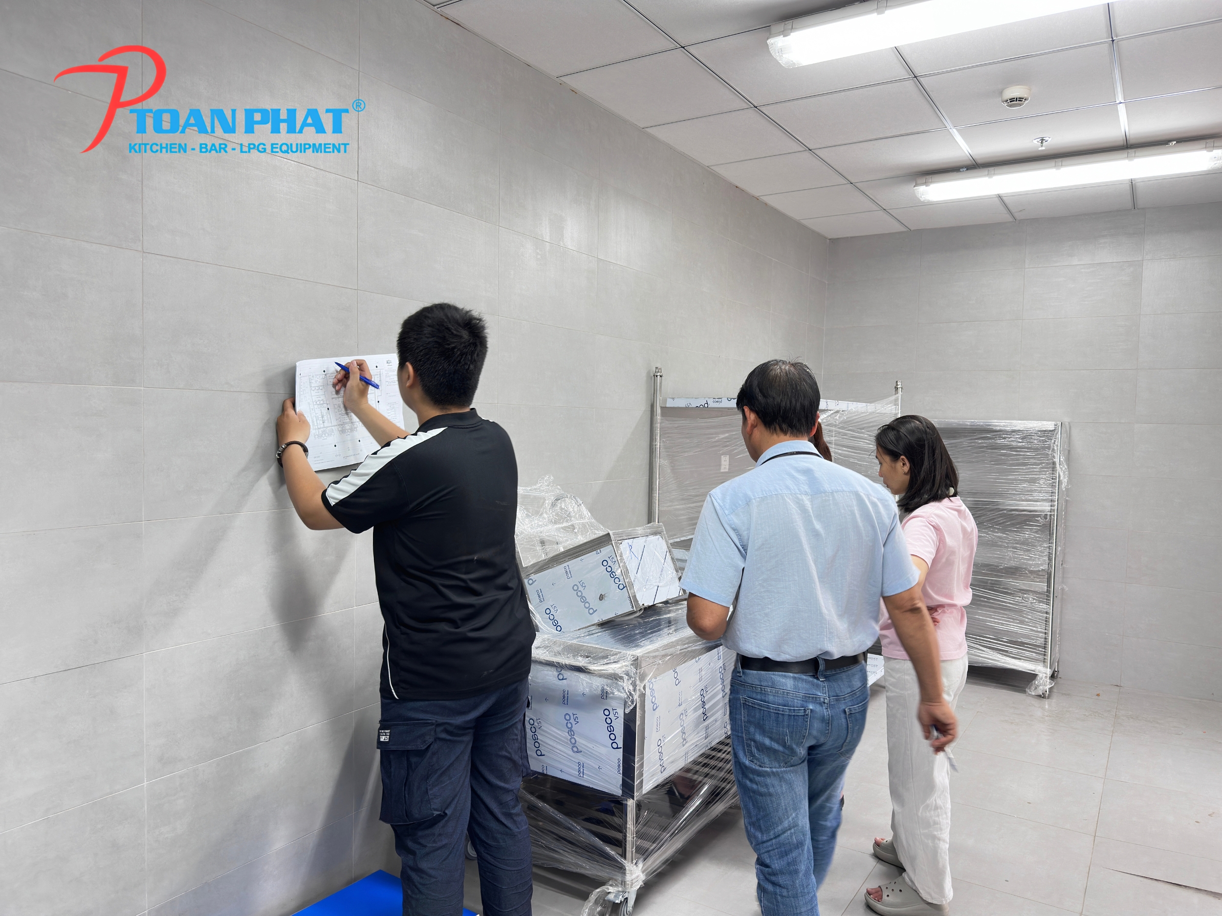 TOÀN PHÁT ĐỒNG HÀNH THI CÔNG BẾP CÔNG NGHIỆP 2000 SUẤT ĂN TẬP ĐOÀN CÔNG NGHỆ FPT 16 Nghiệm thu thiết bị bếp công nghiệp, kiểm tra lắp đặt thiết bị bếp tại công trình