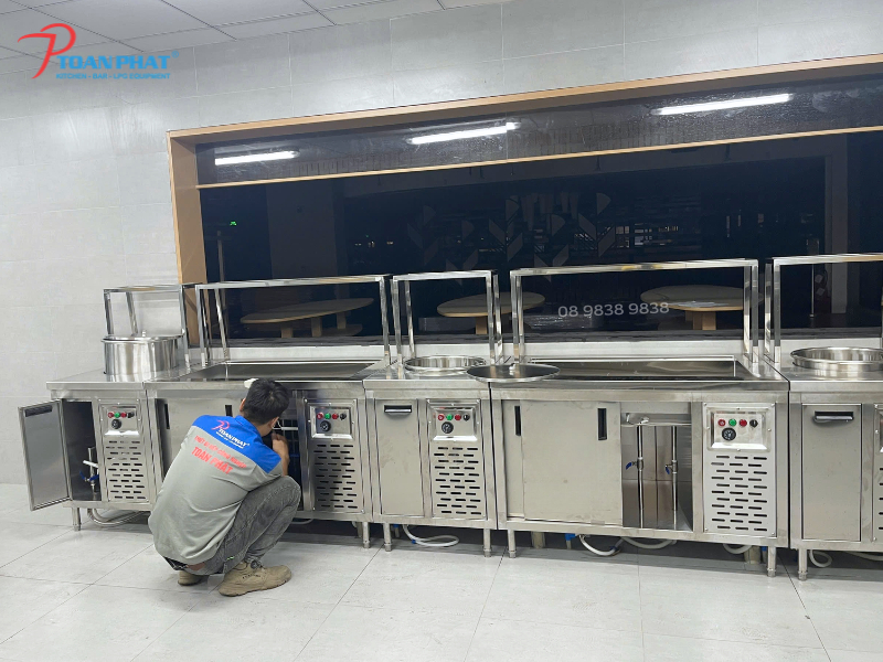 Thi công bếp ăn công nghiệp quy mô lớn 500 - 2000 suất/ngày 9 Khu giữ nóng và chia suất