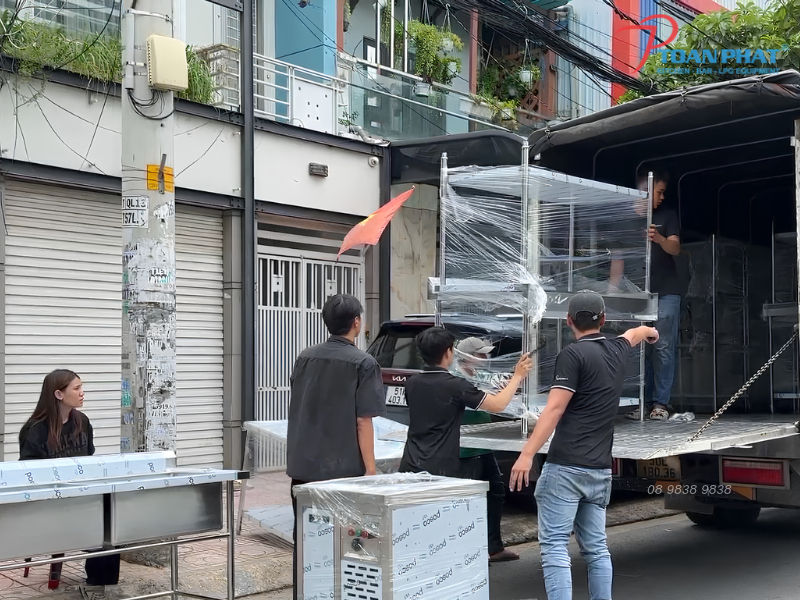 3 tuần thi công bếp công nghiệp - Từ hoàn thiện đến bàn giao 4 Kiểm tra thiết bị trước khi vận chuyển