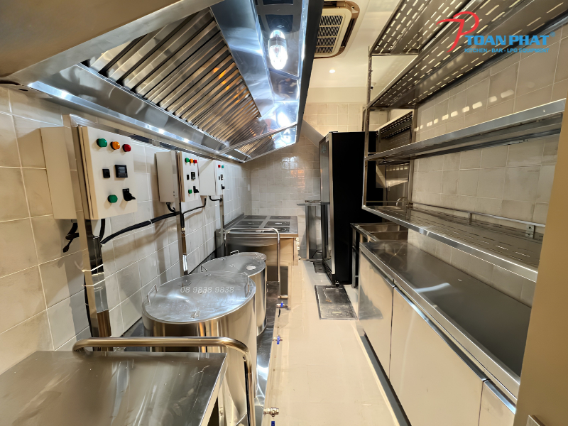 Mặt bằng 50m², 100m² hay 300m² nên chọn mô hình bếp nào? 5 Những thiết bị bếp công nghiệp nên ưu tiên
